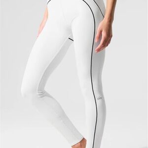ALO Yoga White High-Waist Leggings - Airbrush High-Waist Heart Throb Legging